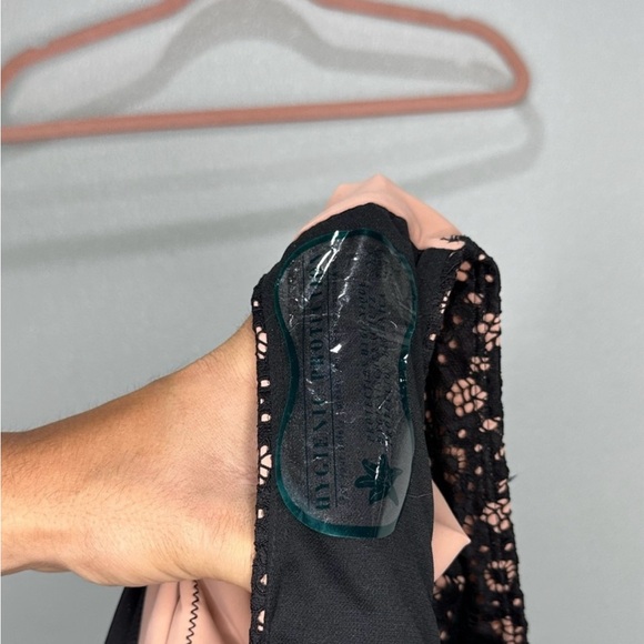 Swimsuits For All Black and White Patterned One-Piece - Picture 4 of 6